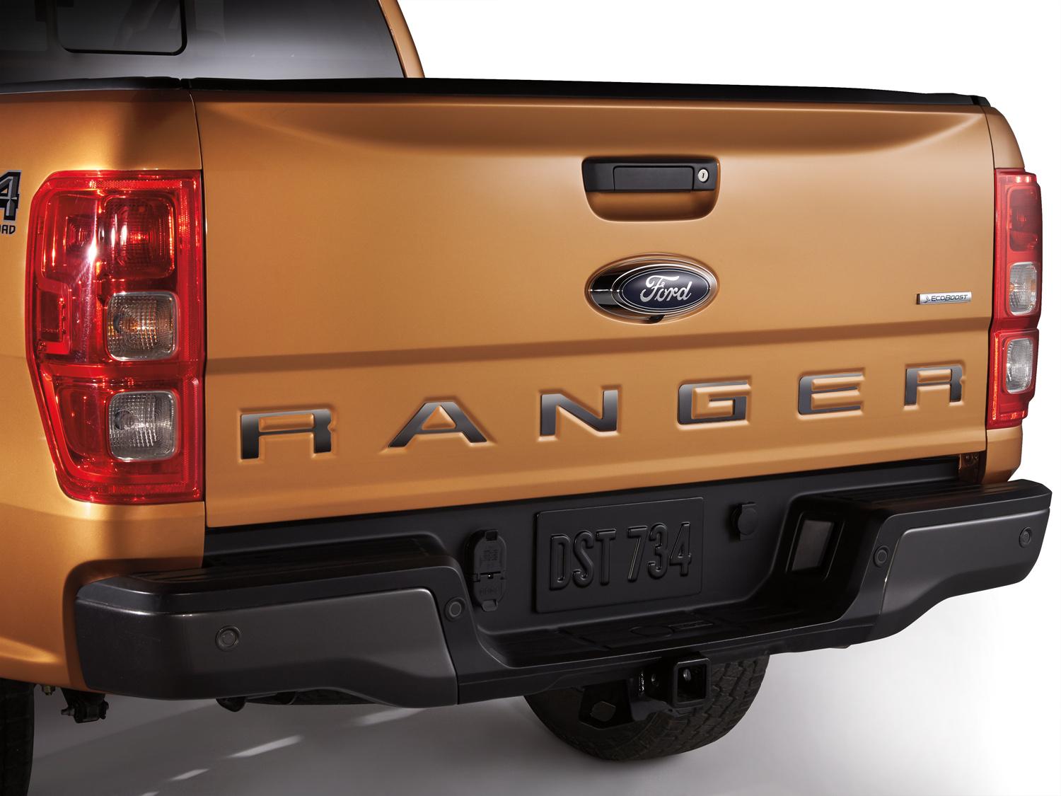 Tailgate Lettering - Black Platinum